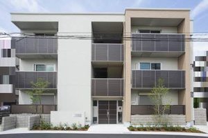 Ｍａｉｓｏｎ　ｄｅ　Ｈ　ＴＲＯＩＳ