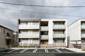 クイーンズ八木