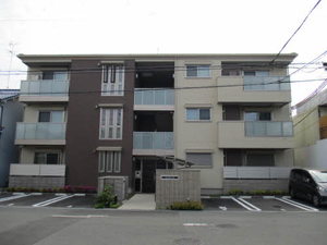 シャーメゾン楠