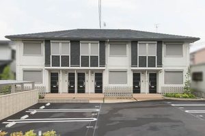 シャーメゾンにしうら