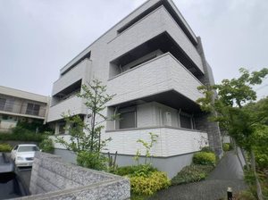 ソワニエ千里藤白台