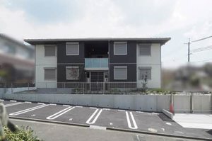 シャーメゾンクレスト高の原