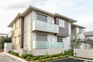 シャーメゾン　イースト