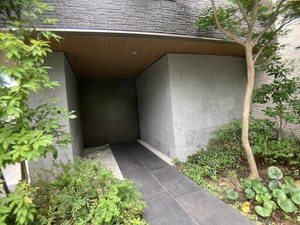 Ｌａ　ｃａｃｈｅｔｔｅ　ｄｅ　ＳＡＹ 0205号-4