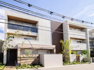 ＥＣＲＡＧＥ西宮