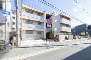 Ｍａｉｓｏｎ　ｄｅ　ｓｅｒｅｎｉｔｅ