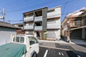 シャーメゾン岩松　伏見稲荷