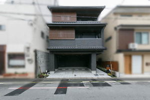 フロンテージ堺町御門