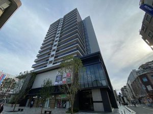 プラウド阪急塚口駅前