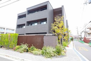 ＬＩＮＤＥＮ　ＰＬＡＣＥ