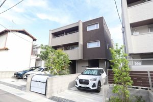 Ａｖｅｎｉｒ　Ｎａｋａｙａｍａ