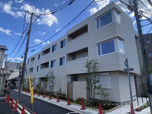 ｆｅｌｉｚ・シオエ