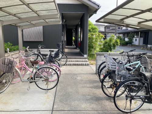 シャーメゾン和郷 A202号-3