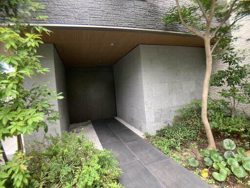 Ｌａ　ｃａｃｈｅｔｔｅ　ｄｅ　ＳＡＹ 0205号-4