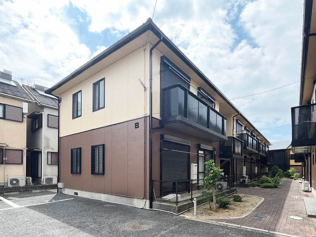 イースト　コート