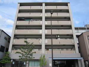 Ｎ’ｓ　Ｐｉｎｅ　Ｃｏｕｒｔ