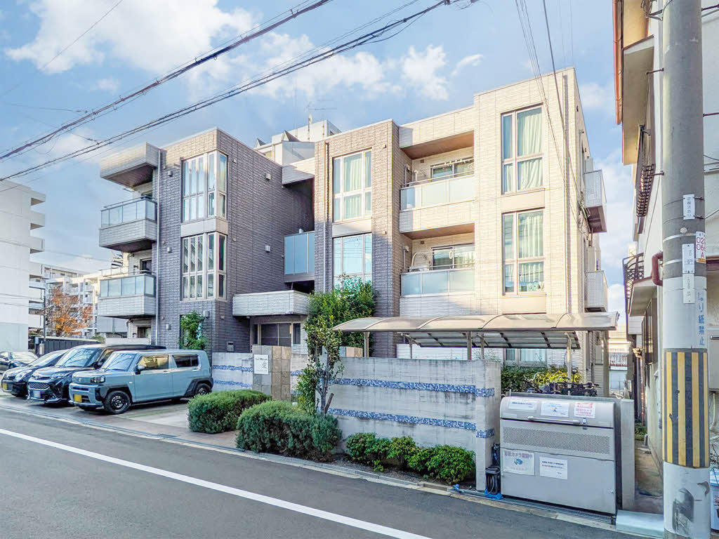 シャーメゾン愛