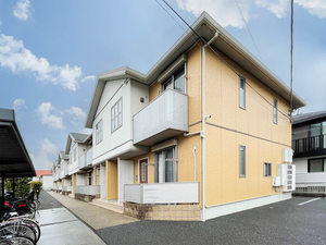 シャーメゾン　リラ