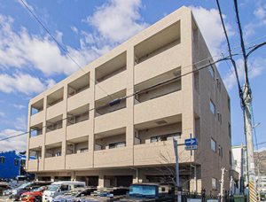 ヴィラ　ヴァレ　オカモト　イースト