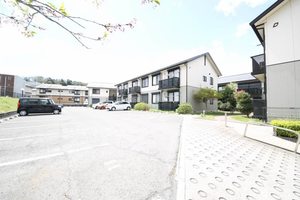 シャトレーヌ梅美台 C201号-15