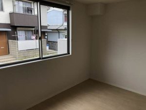 アルティ逢坂 B102号-1