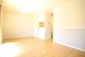 メゾン　ルーチェ A102号-2