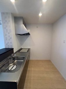 クイーンズ八木 B202号-3