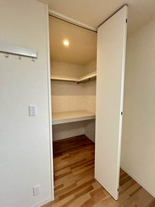 シャーメゾンいろはⅢ 0101号-8