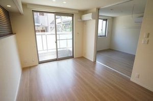 Ｅａｓｔ　Ｖｉｌｌａ　逆瀬川 0102号-3