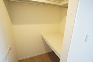 Ｅａｓｔ　Ｖｉｌｌａ　逆瀬川 0102号-6