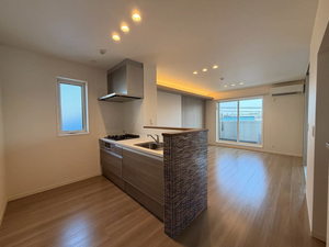 ＥＣＲＡＧＥ西宮 0303号-3