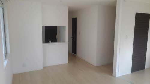 エミネンスコート東野 B102号-2