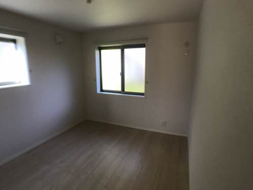 ヴィラ・ソレーユ古曽部 0107号-5