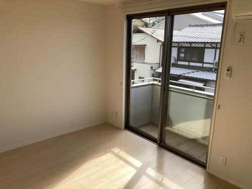 シャーメゾン瑞光　ＥＡＳＴ E202号-3