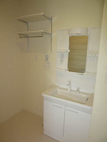 セントラル　レジデンス　Ⅲ 0201号-13