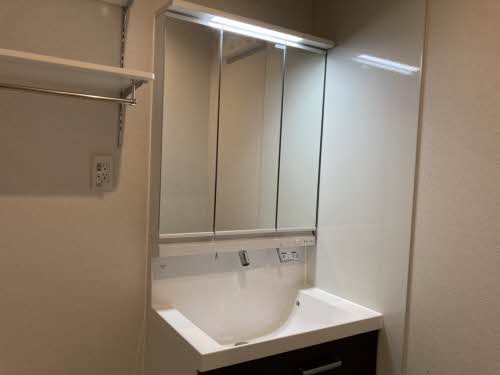 ＳｈａＭａｉｓｏｎ　ＳＯＬＵＴＩＯＮＳ　Ⅷ 0205号-9