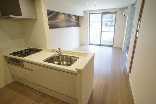 Ｅａｓｔ　Ｖｉｌｌａ　逆瀬川 0102号-7