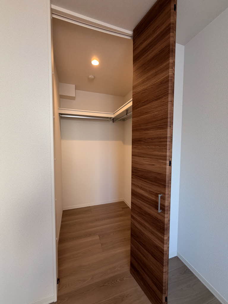 ＥＣＲＡＧＥ西宮 0303号-8