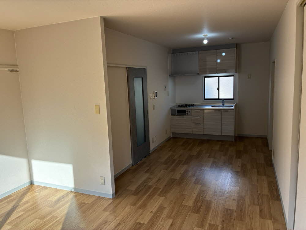 イースト　コート B202号-3