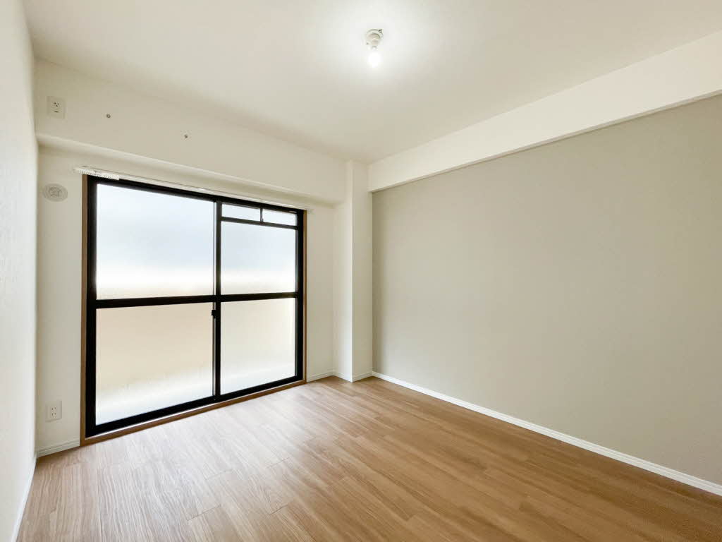 ヴィラ・ソレーユ高槻 0302号-4