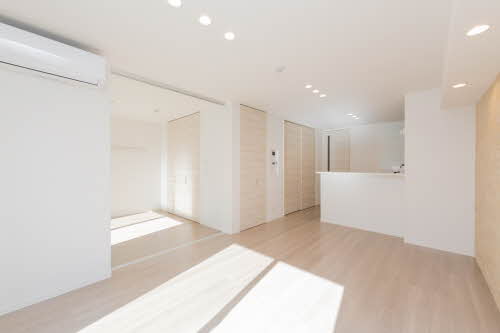 Ｃｈａｌｅｕｒ　江坂 0106号-3