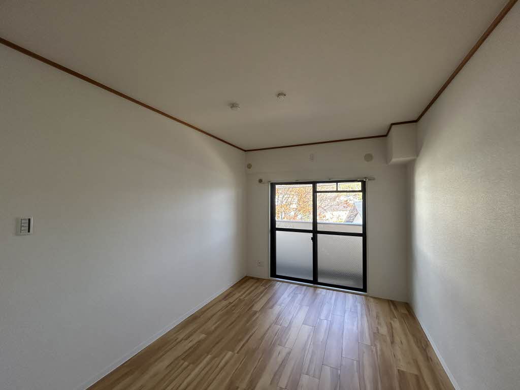 ロイヤルコートワダ 0307号-4