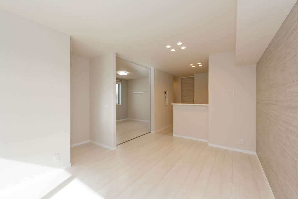 カーメスト プレイス 0202号-2