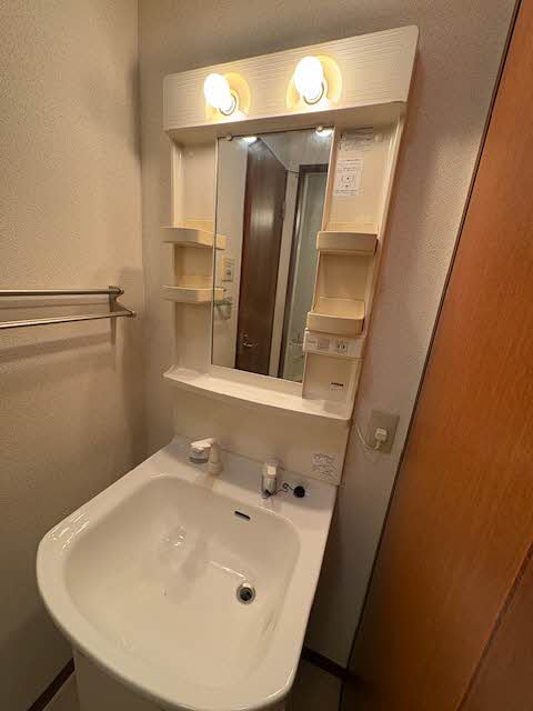 リヴェール渚 C202号-6