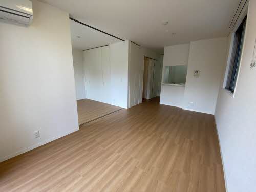 Ｓｈａｒｍａｎｔ　ｖｉｌｌａ A102号-3