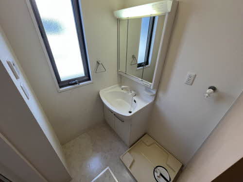 Ｓｈａｒｍａｎｔ　ｖｉｌｌａ C102号-9