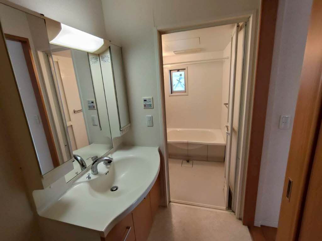 ヴィラーチェ・カトレア 0201号-12