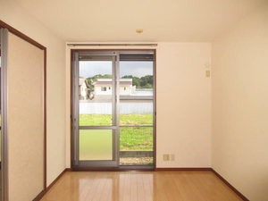 ディアコートA・B・C・D・E・F E102号-2