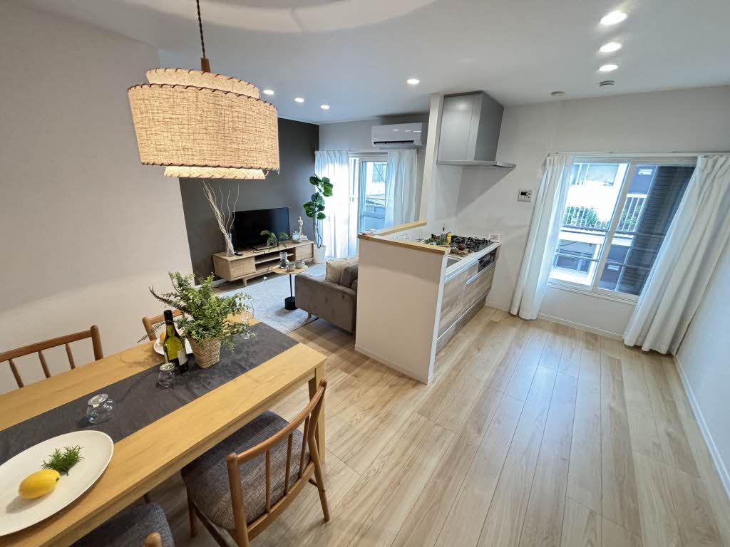 シャーメゾン】逆瀬すみれ野0202号室の賃貸情報｜（兵庫県宝塚市