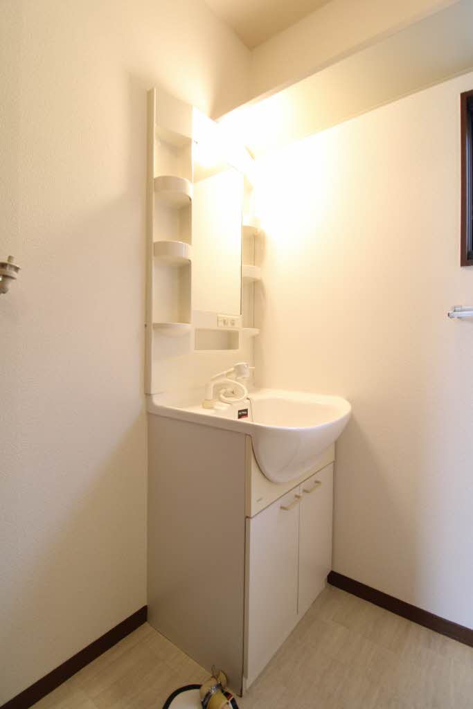 Ｃａｓａ　Ｃａｒｉｎａ 0101号-5